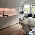Koselig Hus Med Egen Brygge Holiday home Askoy