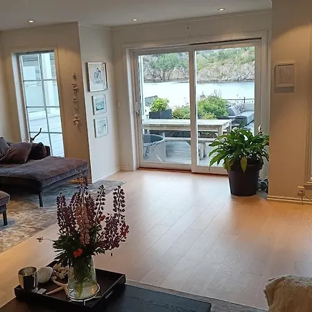 Holiday home Koselig Hus Med Egen Brygge *