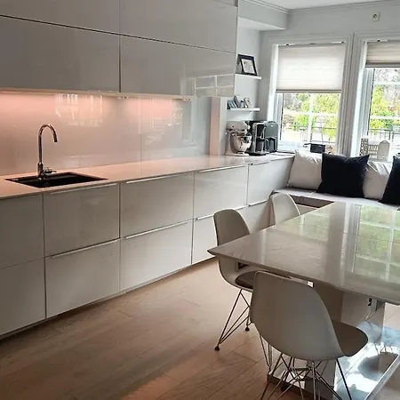 Koselig Hus Med Egen Brygge Holiday home Askoy