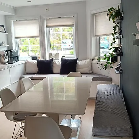 Koselig Hus Med Egen Brygge Holiday home *