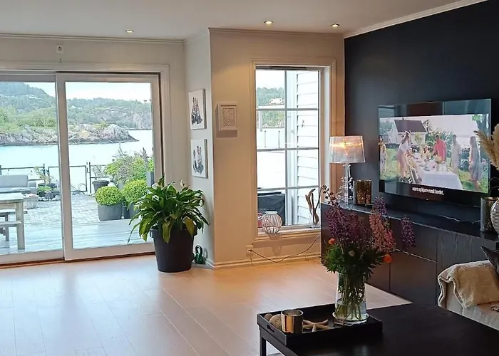 Koselig Hus Med Egen Brygge Сasa de vacaciones Askoy